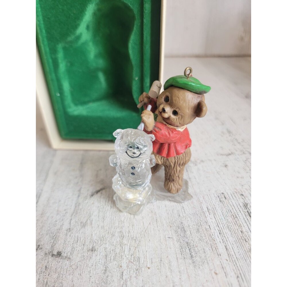 Hallmark ice sculpture beaver carve‎ vintage ornament Xmas